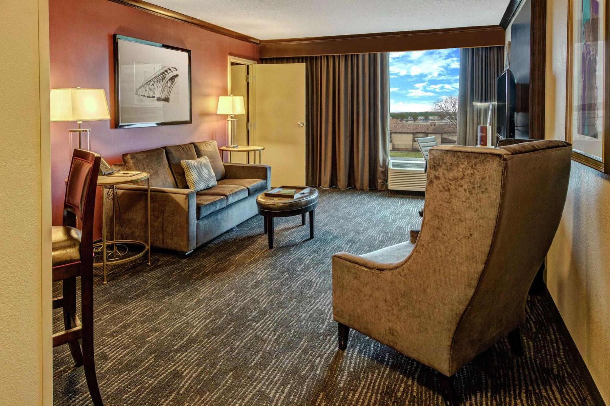 Doubletree By Hilton Decatur Riverfront Eksteriør billede