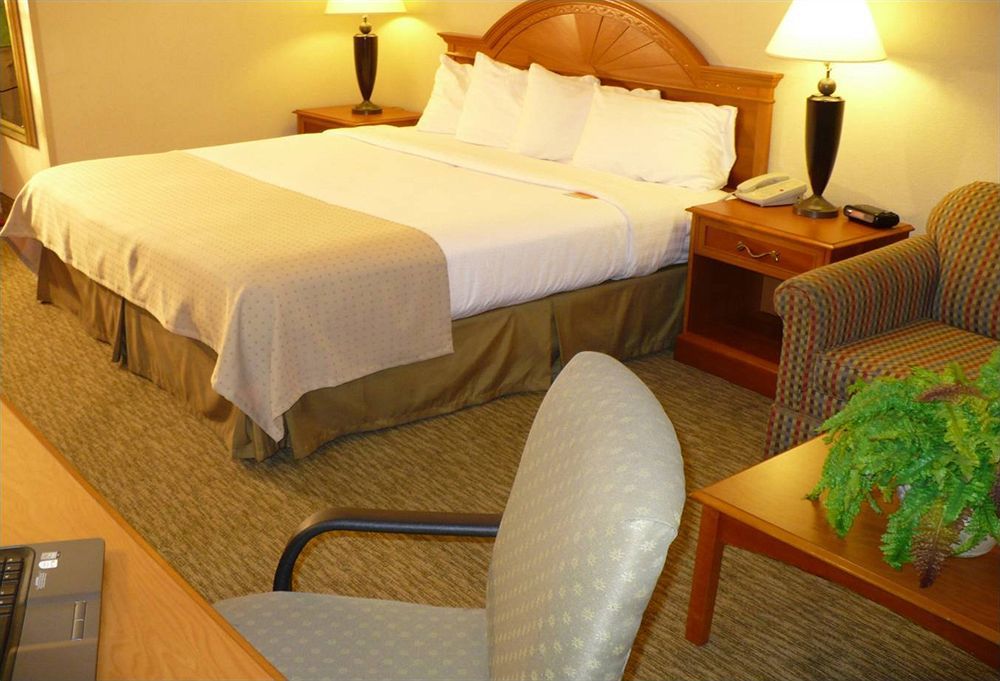 Doubletree By Hilton Decatur Riverfront Værelse billede